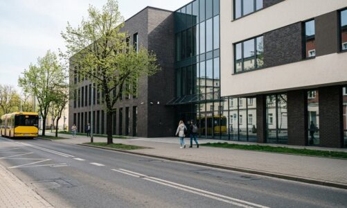 Debata społeczna w Katowicach: Policja rozmawiała z mieszkańcami o bezpieczeństwie