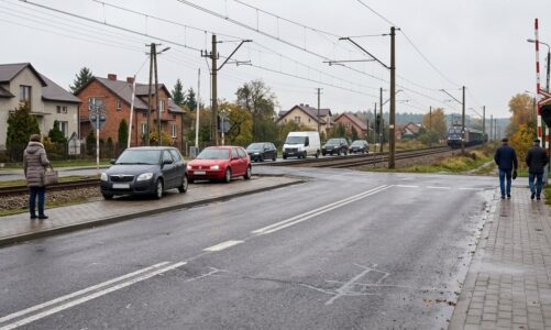 Zderzenie pociągu z ciężarówką w Michałowicach. Utrudnienia w ruchu